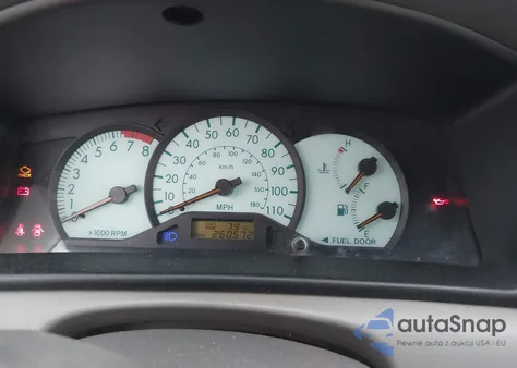 2004 Toyota Corolla Le z USA, uszkodzony, nr VIN 2T1BR32E94C317618